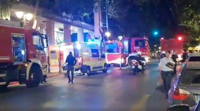 Χωρίς τις αισθήσεις τους δυο αδέρφια μετά από κατάσβεση φωτιάς σε διαμέρισμα στο κέντρο της Αθήνας
