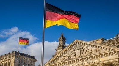Γερμανία: Η «Ταυτότητα και Δημοκρατία» αποβάλλει την AfD