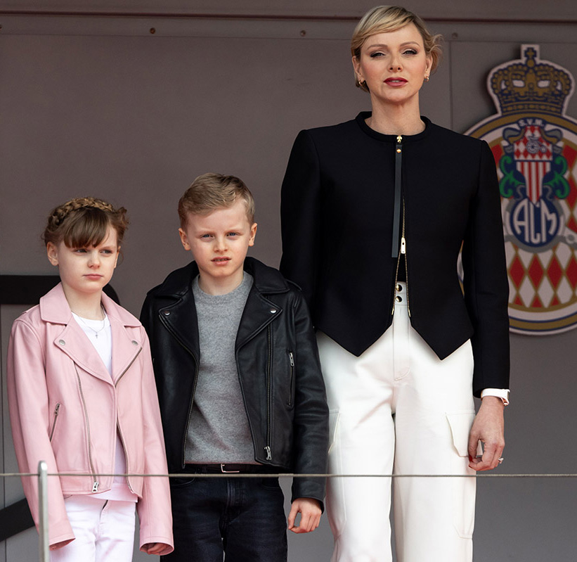 H πριγκίπισσα Charlene με τα παιδιά της τον Απρίλιο 2024 στο 2024 Monaco E-Prix μαζί με τα παιδιά της, πριγκίπισσα Gabriella και τον πρίγκιπα Jacques. Photo by Arnold Jerocki/WireImage
