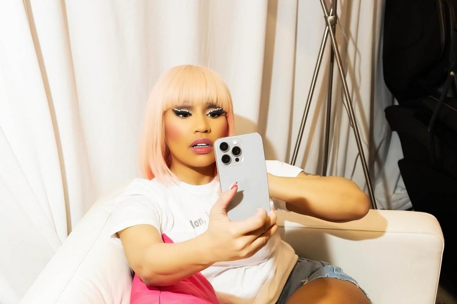 Nicki Minaj: Συνελήφθη στο Άμστερνταμ και έκανε livestream τη σύλληψη