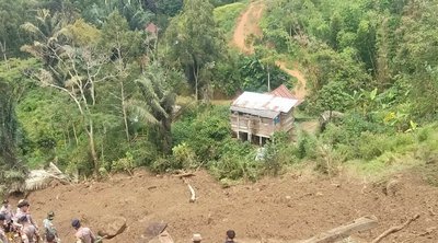 Κατολίσθηση στην Παπούα Νέα Γουινέα: Ανασύρθηκαν τρεις νεκροί, συνεχίζονται οι επιχειρήσεις εντοπισμού αγνοουμένων