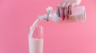 Ποιο είναι το πιο υγιεινό γάλα και ποιο να αποφεύγουμε, σύμφωνα με διαιτολόγο