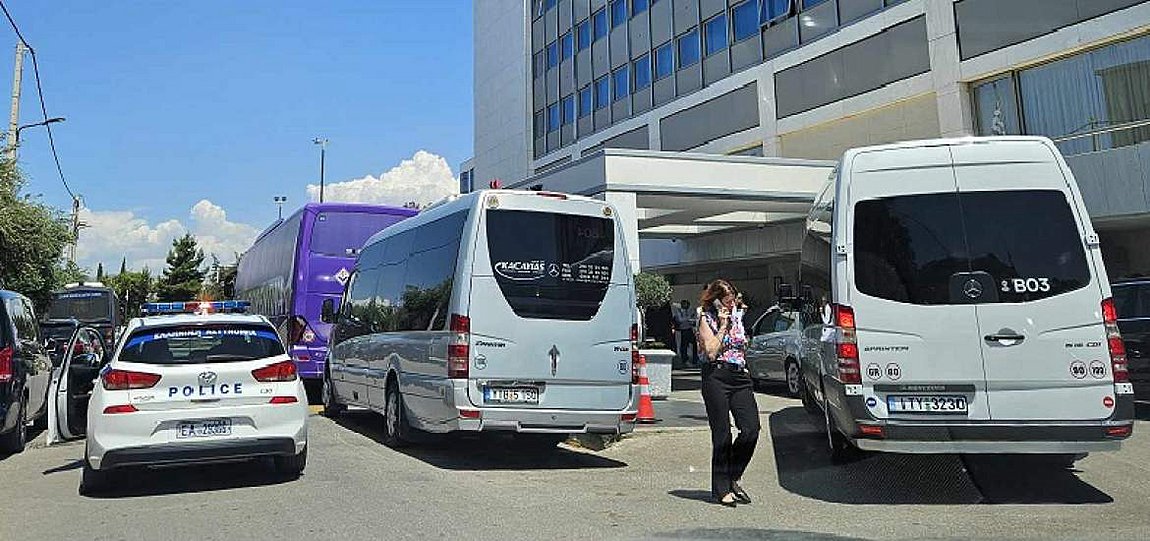 Δρακόντεια μέτρα έξω από το ξενοδοχείο της Φιορεντίνα