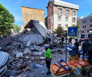 Συναγερμός στην Κωνσταντινούπολη: Κατέρρευσε 4ώροφο κτίριο - Αναφορές για εγκλωβισμένους