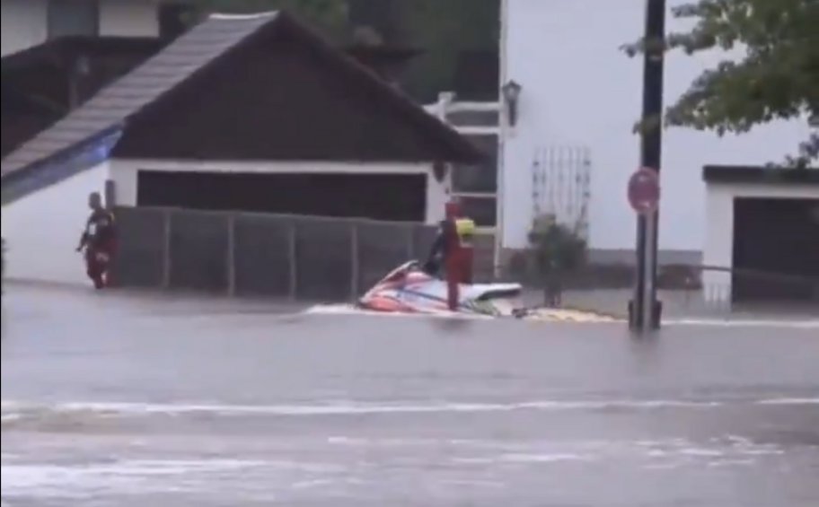 Γερμανία: Ένας πυροσβέστης έχασε τη ζωή του και ένας αγνοείται στις πλημμύρες της Βαυαρίας 