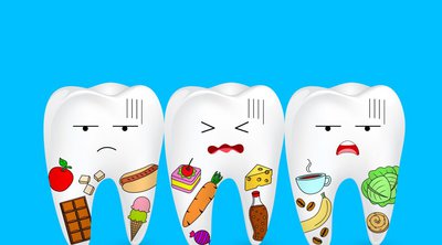 Τα 5 πιο επιβλαβή τρόφιμα που καταστρέφουν τα δόντια – Ποιο ψωμί πρέπει να κόψετε