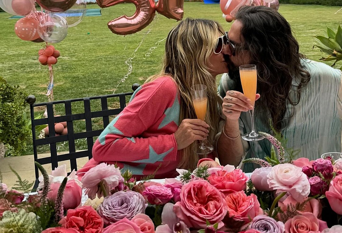 Heidi Klum: Ποζάρει topless για να γιορτάσει τα 51α της γενέθλια