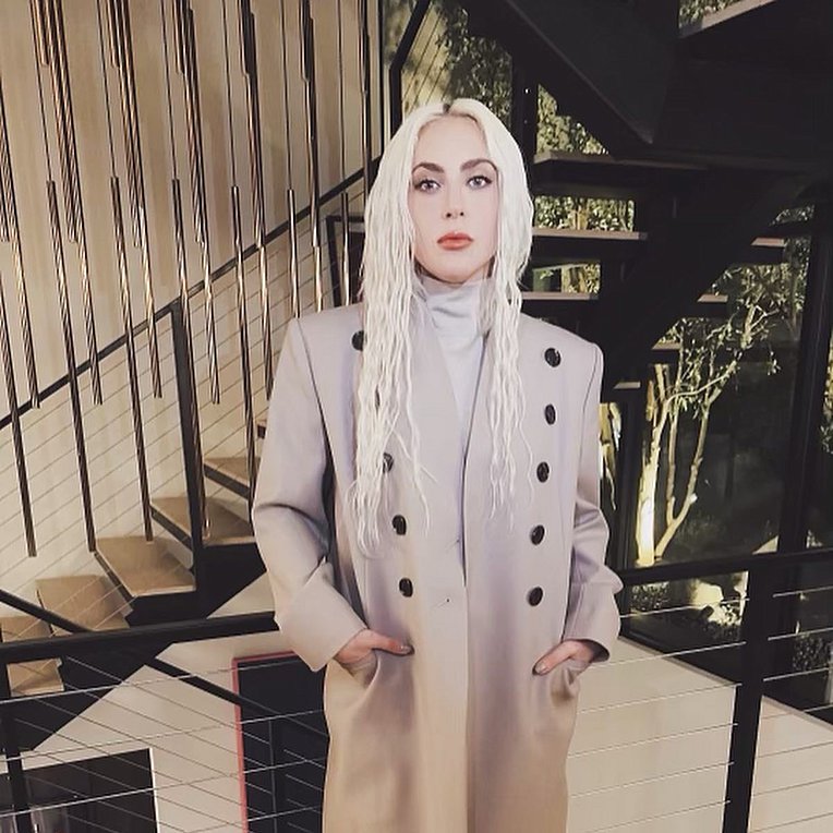 Έγκυος η Lady Gaga; – Η εμφάνιση που πυροδότησε τις νέες φήμες