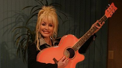 Dolly Parton: Η ζωή της θα γίνει μιούζικαλ