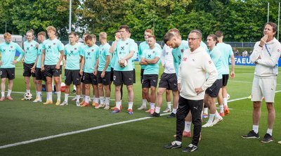 EURO 2024-Αυστρία: Ο Ράγκνικ θα βγάλει... βόλτα τους παίκτες του στη συναυλία του Ροντ Στιούαρτ