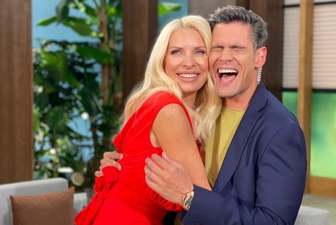 Ελένη Μενεγάκη σε Δημήτρη Ουγγαρέζο: «Υπέγραψες βρε;»