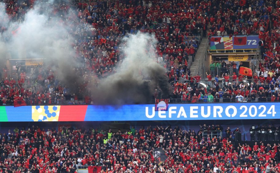 EURO 2024: H UEFA εξετάζει την επεισοδιακή συμπεριφορά των οπαδών της Αλβανίας στο ματς με την Ιταλία