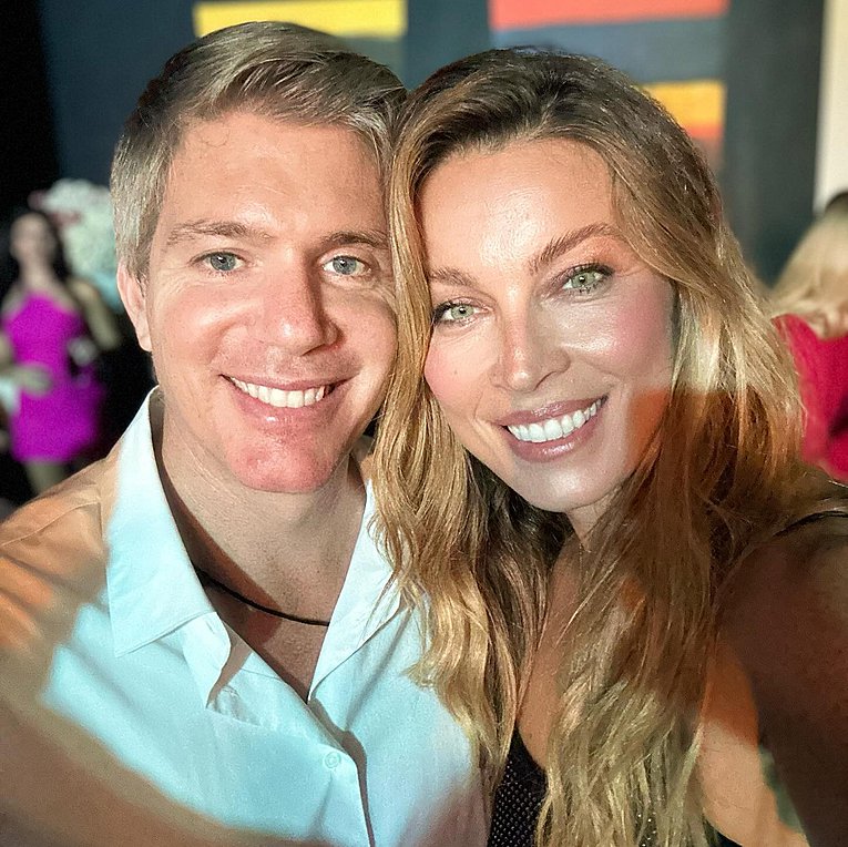 Με εντυπωσιακό φόρεμα η Μαριέττα Χρουσαλά σε κοσμικό γάμο στην Ιταλία