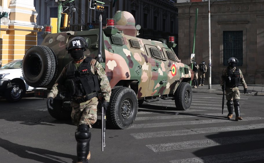 Απόπειρα πραξικοπήματος στη Βολιβία: Αποχώρησαν οι στρατιωτικές δυνάμεις από το προεδρικό μέγαρο - Βίντεο