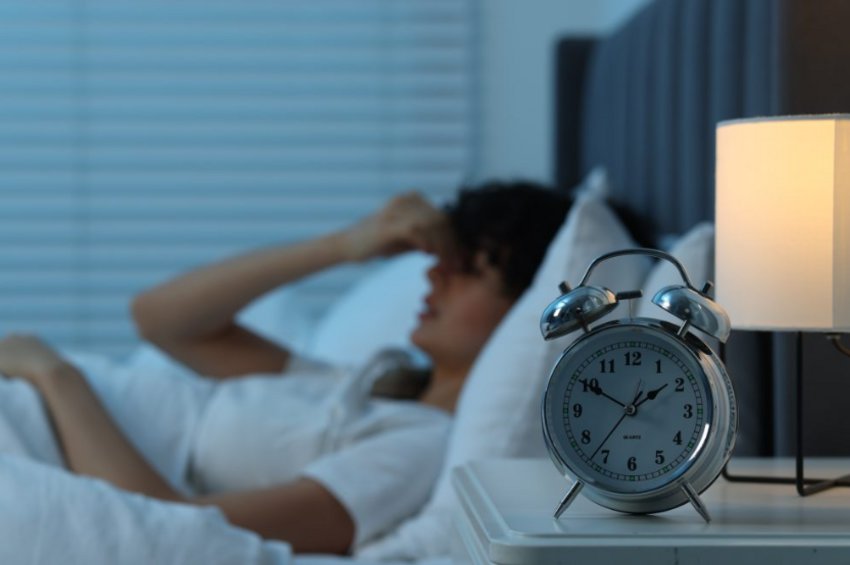 Αϋπνία: Το κόλπο των ειδικών με την πίεση που βοηθά να αποκοιμηθείτε μέσα σε λίγα λεπτά