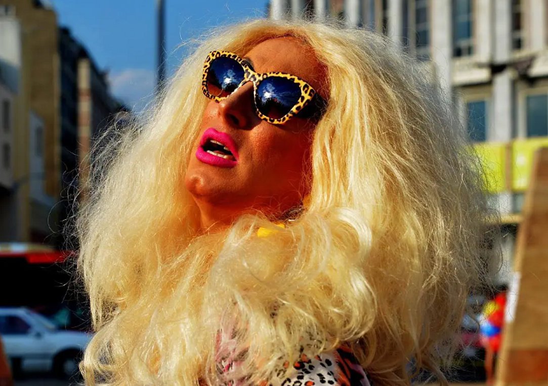 Θεσσαλονίκη: Γνωστή τρανς perfomer έπεσε από μπαλκόνι και σκοτώθηκε