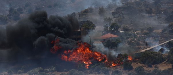 Κερατέα: Σε τέσσερις εστίες έχει διασπαστεί η φωτιά - LIVE ενημέρωση