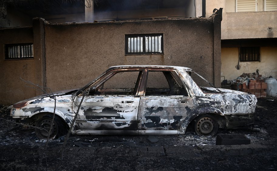 Φωτιά στην Κερατέα: Μάχη με τις αναζωπυρώσεις - LIVE ενημέρωση