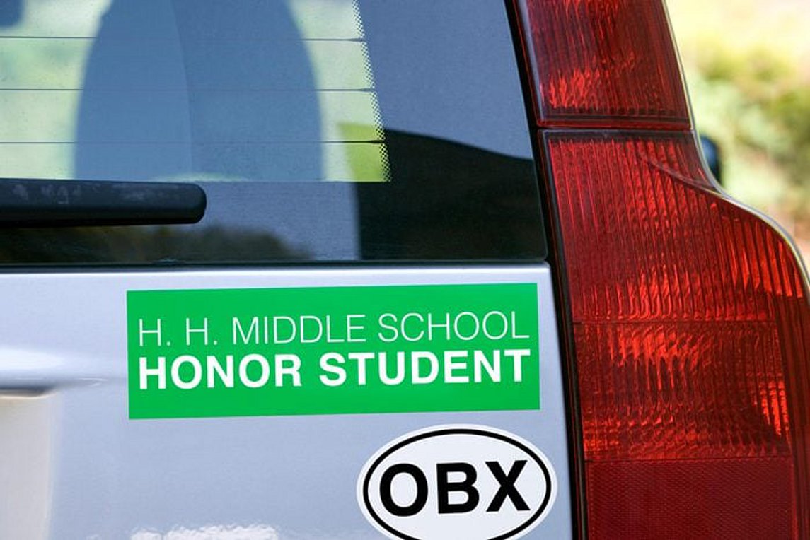 Αυτοκόλλητα αυτοκινήτου: Τι προβλήματα μπορούν να δημιουργήσουν