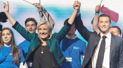 Εκλογές στη Γαλλία: Θρίαμβος Λεπέν στον α' γύρο - Τρίτο το κόμμα του Μακρόν 