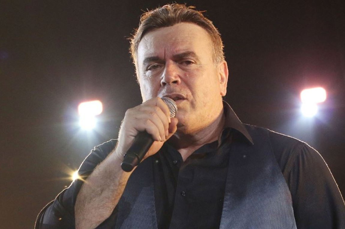 Μανώλης Λιδάκης: Πρόβλημα υγείας για τον τραγουδιστή – Ακυρώνει τις καλοκαιρινές εμφανίσεις του