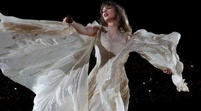 Τεχνικό πρόβλημα για την Taylor Swift – Κόλλησε στη σκηνή στη συναυλία της