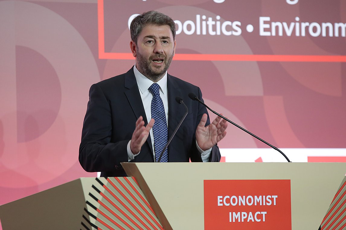 ECONOMIST-Νίκος Ανδρουλάκης: «Με την οικονομική πολιτική της κυβέρνησης αυξήθηκαν οι ανισότητες»