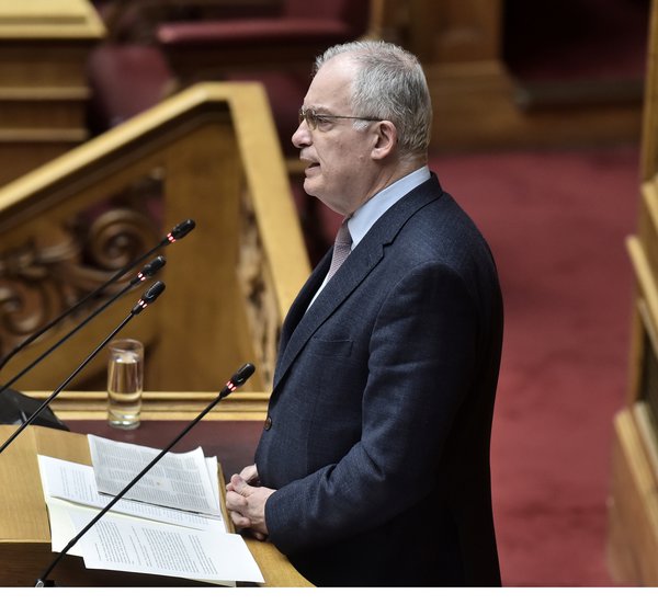 Δημόσια αποδοκιμασία Τασούλα σε Αυγενάκη - Ανακοίνωσε τον αποκλεισμό του βουλευτή από τις συνεδριάσεις 