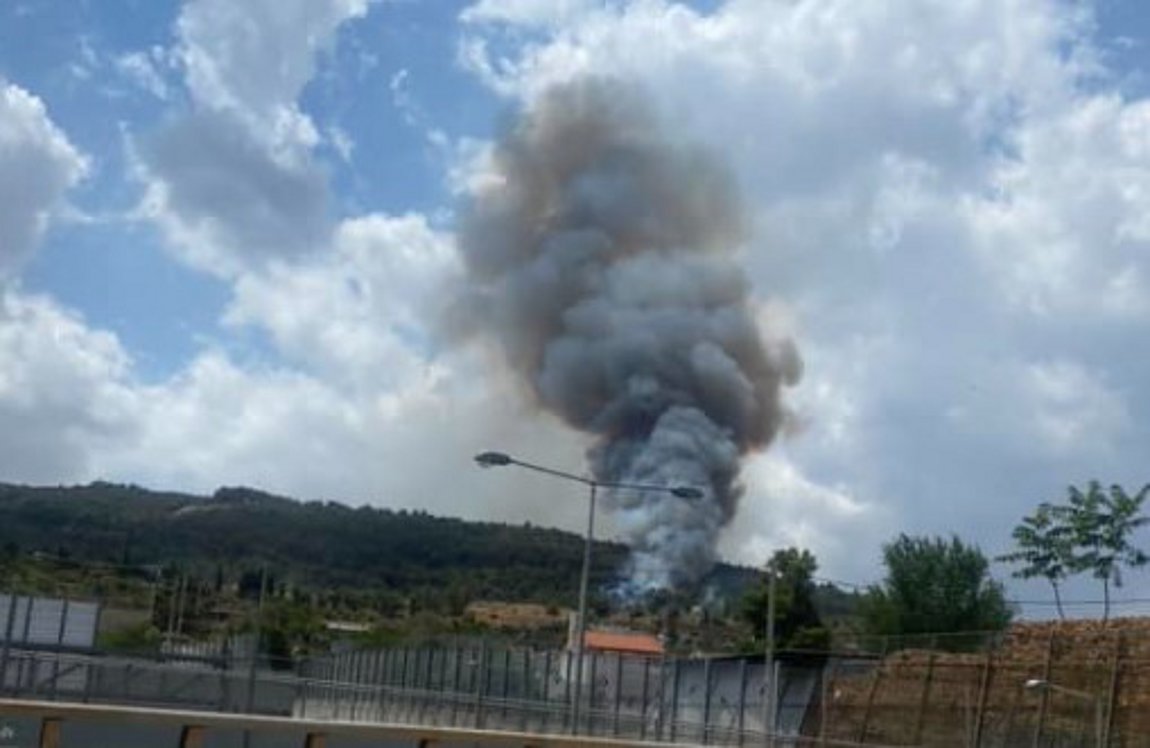 Φωτιά στα Γλυκά Νερά: Οριοθετημένο το μέτωπο – 4 προσαγωγές