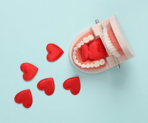 Καρδιά: Το σημάδι στο στόμα που προειδοποιεί για καρδιακή προσβολή και εγκεφαλικό