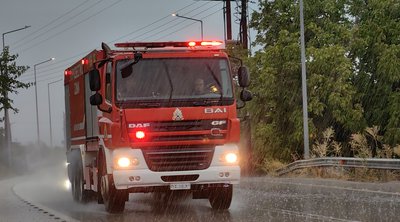 Πυροσβεστική: 86 κλήσεις έλαβε το Κέντρο Επιχειρήσεων λόγω ισχυρών βροχοπτώσεων και καταιγίδων 