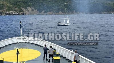 Σκόπελος: Ρυμουλκήθηκε στο λιμάνι τουριστικό σκάφος που έπλεε ακυβέρνητο 