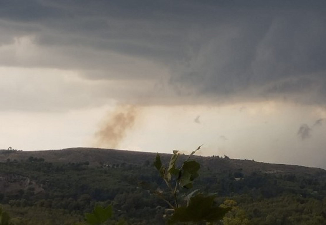 Αττική: Φωτιές από κεραυνούς σε Διόνυσο, Mαραθώνα και Χαλάνδρι