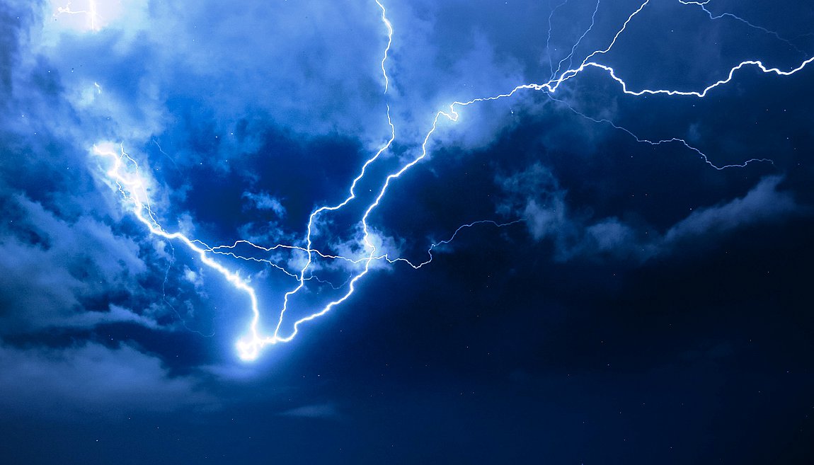 Ξηρή καταιγίδα: Το φαινόμενο που οδηγεί σε ισχυρούς κεραυνούς – Πώς να προστατευθείτε