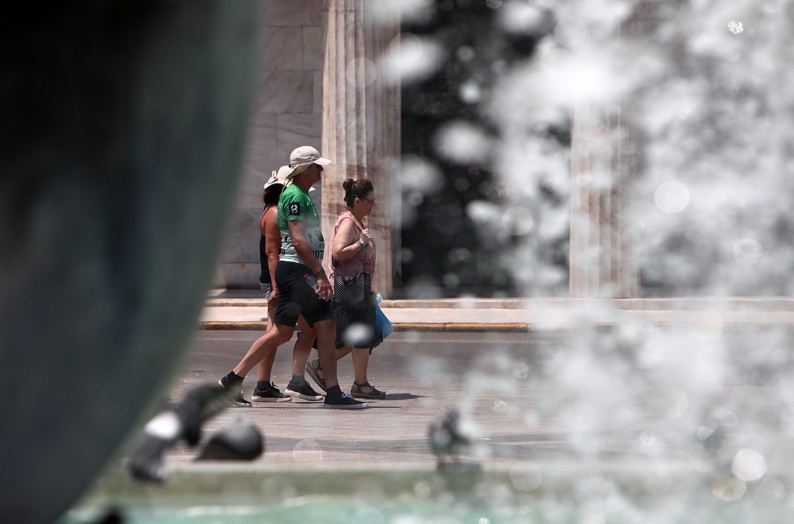 Καιρός: Πού θα δείξει 38°C σήμερα – Η πρόγνωση έως την Πέμπτη