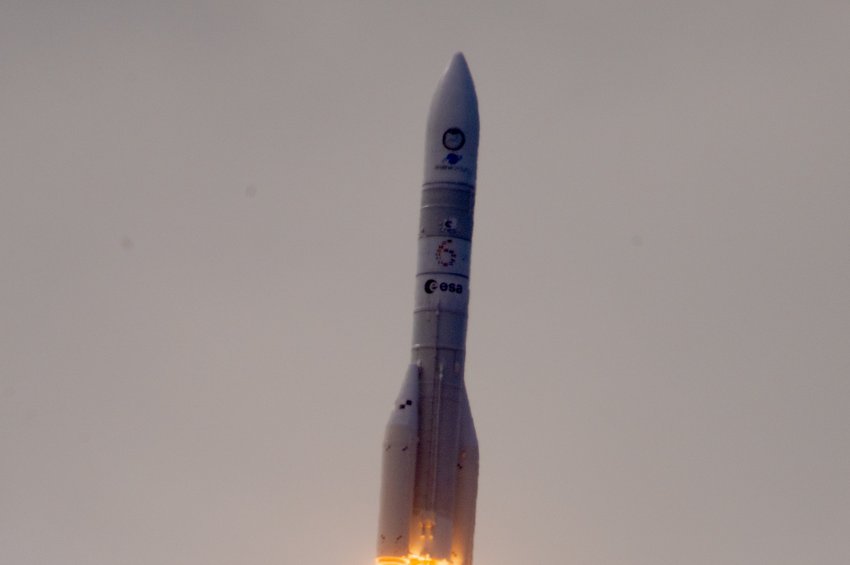 Η Ευρώπη «επιστρέφει» στο Διάστημα με τον νέο πύραυλο Ariane 6
