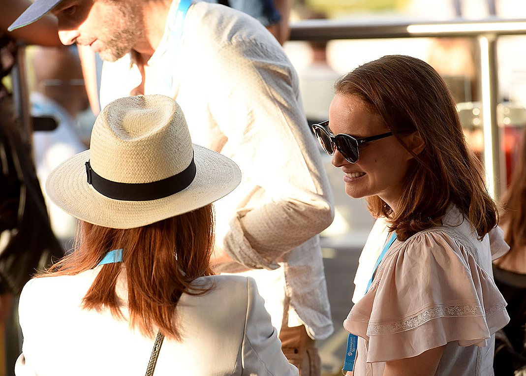 Στιγμές χαλάρωσης στη Μύκονο μετά το διαζύγιο για τη Natalie Portman