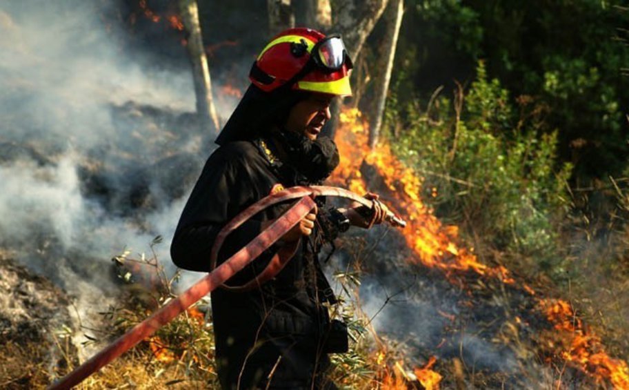 Πυρκαγιά στο Κιλκίς: Αποκαταστάθηκε μερικώς η λειτουργία του τελωνείου των Ευζώνων 