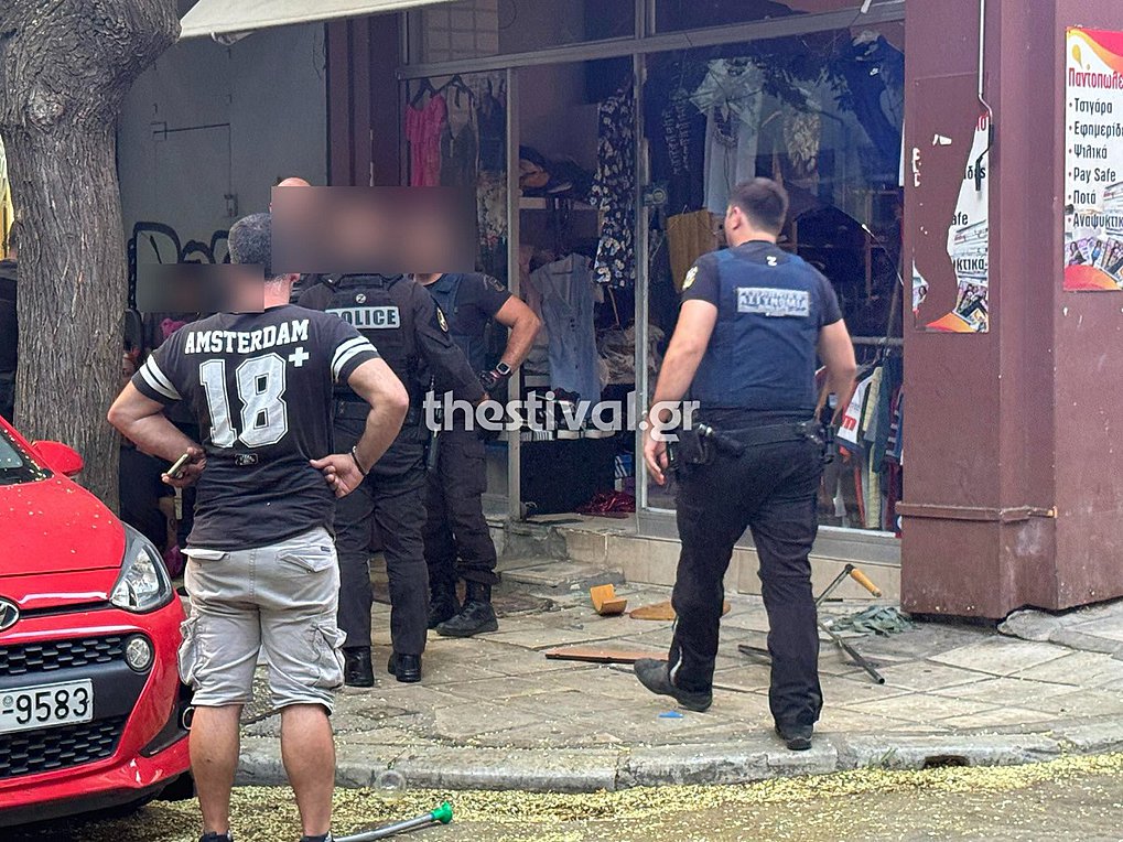 Θεσσαλονίκη: Μπούκαραν σε κατάστημα, το έσπασαν και έδειραν ζευγάρι