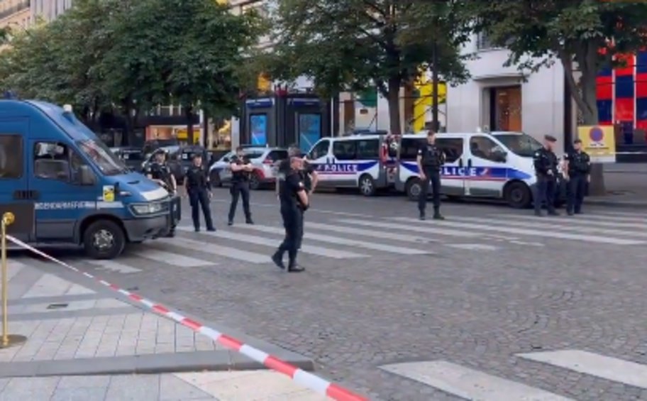 Γαλλία: Επίθεση με μαχαίρι εναντίον αστυνομικού στο Παρίσι 