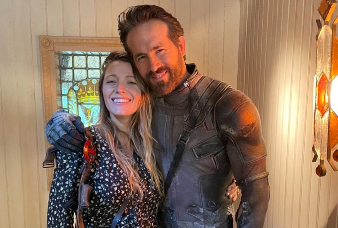 Blake Lively: To… ασυνήθιστο οικογενειακό πορτρέτo με τον Ryan Reynolds