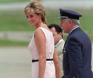 Πριγκίπισσα Diana: «Έσβησε» την Camilla με την εμφάνισή της με μαγιό τον Ιούλιο του 1997