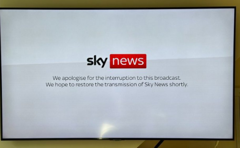 Παγκόσμια τεχνική βλάβη: Η στιγμή που το ψηφιακό μπλακ άουτ «χτύπησε» το Sky news - ΒΙΝΤΕΟ