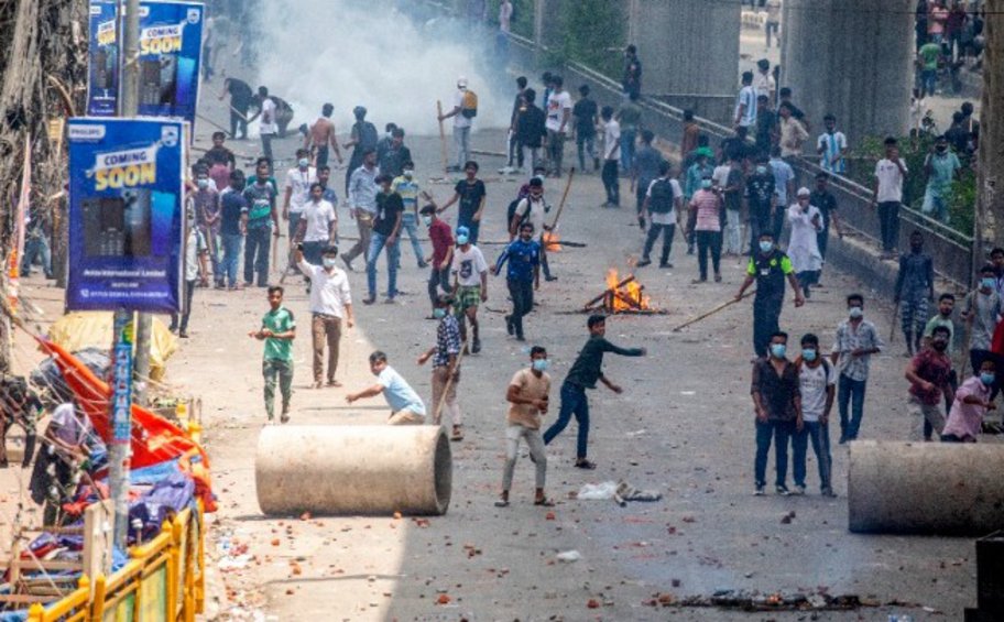 Μπανγκλαντές: Στους 105 οι νεκροί από τις ταραχές