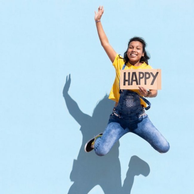 Τι φέρνει την ευτυχία, σύμφωνα με το Χάρβαρντ – 5 πράγματα που μπορείτε να κάνετε με τα χρήματά σας 