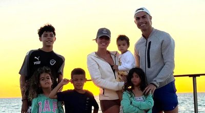 Cristiano Ronaldo: Η γλυκιά οικογενειακή φωτογραφία από τις διακοπές με την Georgina και τα 5 παιδιά