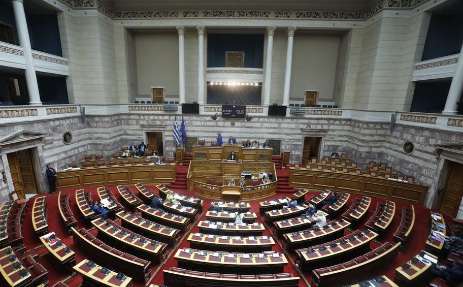 Βουλή: Κυρώθηκε η σύμβαση παραχώρησης χρήσης και εκμετάλλευσης χώρων και περιουσιακών στοιχείων εντός του Λιμένα Ηρακλείου