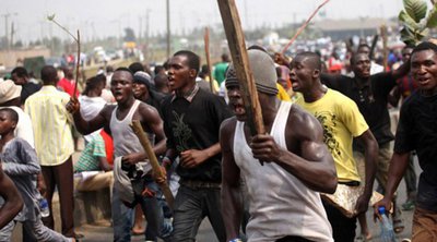 Η Νιγηρία ανεβάζει τον κατώτερο μισθό στα 39,60 ευρώ, ενόψει διαδηλώσεων για την αύξηση του κόστους ζωής