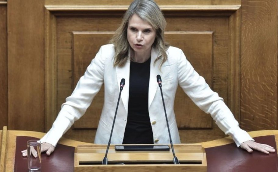 Μιλένα Αποστολάκη: Αποσύρει την υποψηφιότητά της από την κούρσα ηγεσίας του ΠΑΣΟΚ