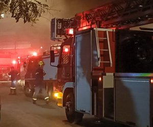 Πυρκαγιά σε καφετέρια στο κέντρο της Αθήνας - Απεγκλωβίστηκαν 10 άτομα, μεταξύ των οποίων και παιδιά